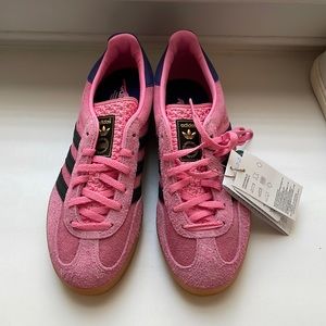 Pink Adidas Gazelle unisex size 6.5